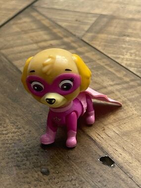 Paw Patrol Skye Super Pups action figure